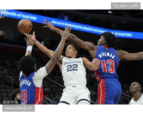 勇士八人上双胜灰熊理查德爆发